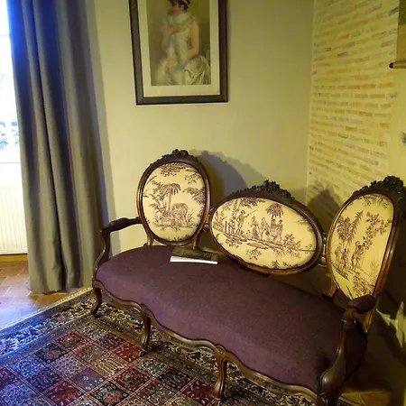 Le Presbytere Du Vigneau Bed & Breakfast Menil