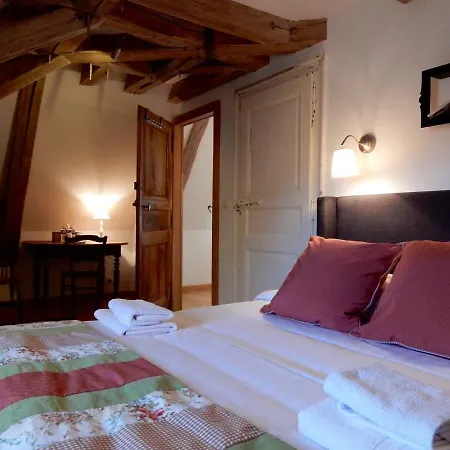 Le Presbytere Du Vigneau Bed & Breakfast 3*