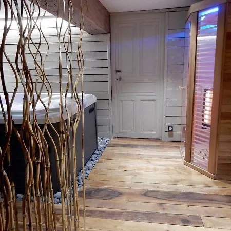 Le Presbytere Du Vigneau Bed & Breakfast Menil